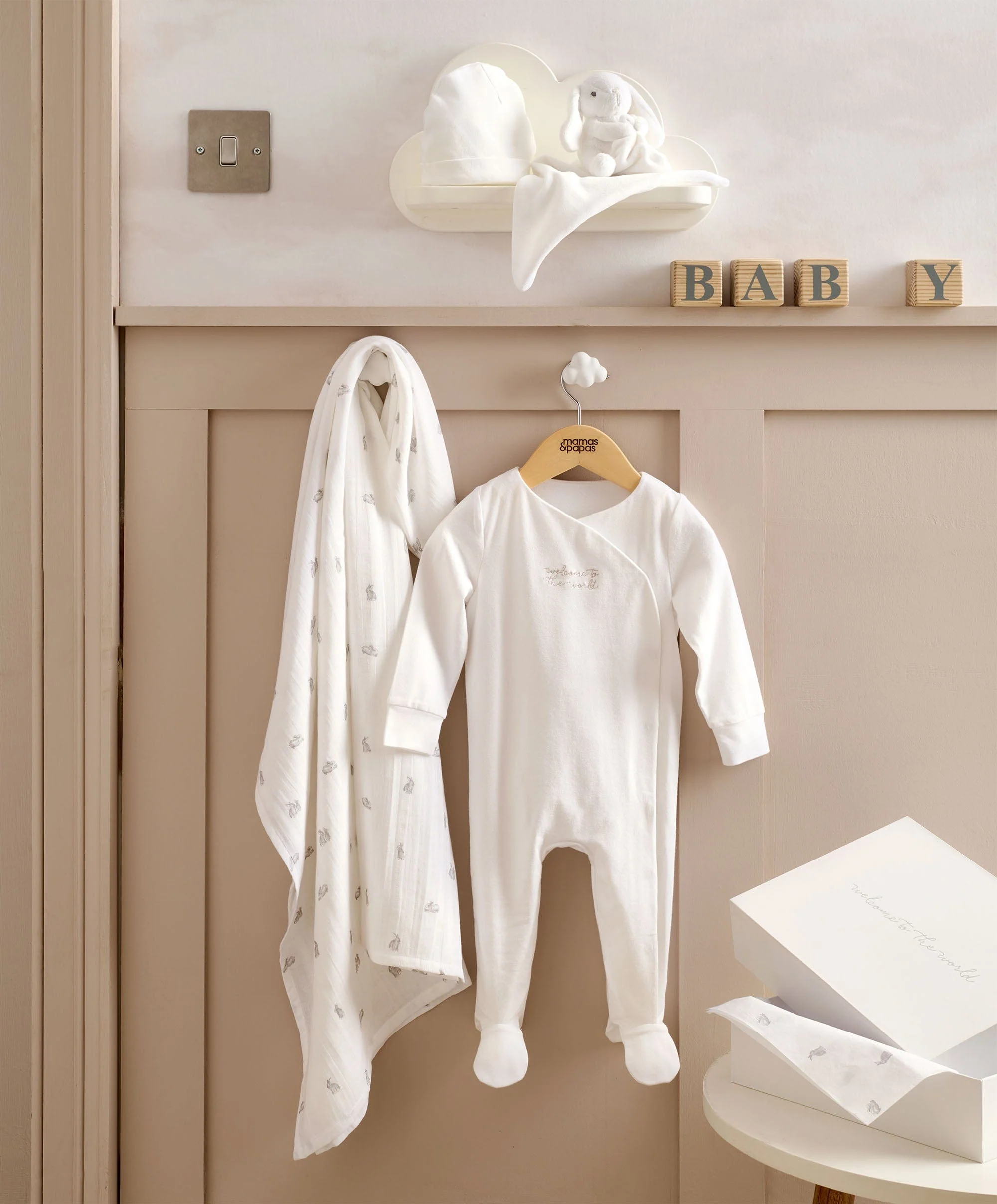 Welcome to the World Newborn Gift Set - Image 3